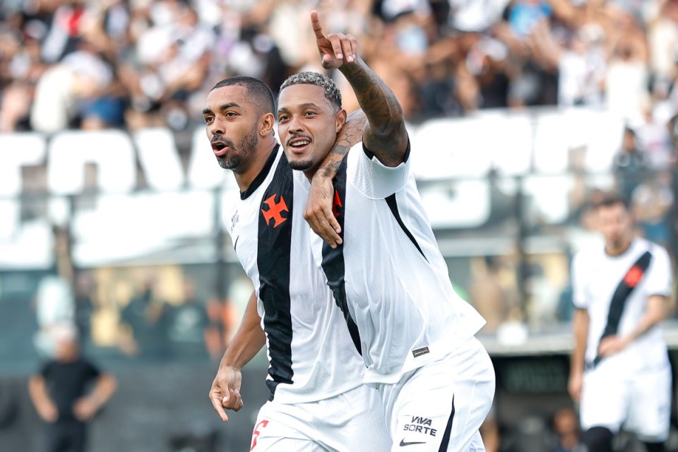 RIO DE JANEIRO, RJ, 22.03.2026 - VASC0-GREMIO: David comemora seu gol durante a partida entre Vasco e Gremio, válida pela 8a rodada do Campeonato Brasileiro 2026 realizada no estádio de São Januário neste domingo (22/03).(Foto: Rudy Trindade/Themapress/Folhapress)
