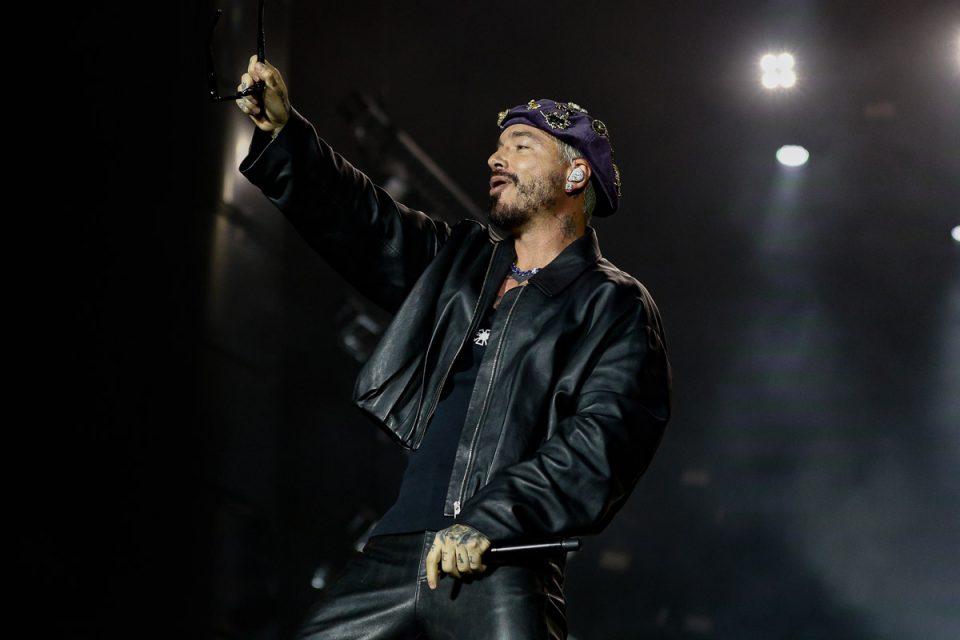 RIO DE JANEIRO, RJ, 12.09.2026-ROCK IN RIO-J BALVIN: Show do J Balvin no palco mundo no sexto dia do Rock In Rio no Parque Olímpico neste sábado (12/09). (Foto: Rudy Trindade/Themapress/Folhapress)