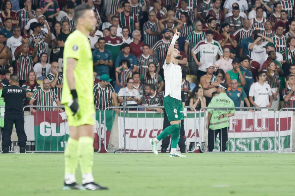 RIO DE JANEIRO, RJ,14.10.2026 - FLUMINENSE-PALMEIRAS  Flaco Lopez cmemora seu gol  na partida entre Fluminense e Palmeiras pela semifinal  da Copa Libertadores da América 2026, realizada no estádio do Maracanã, nesta quarta-feira (14/10). (Foto: Rudy Trindade/Themapress/Folhapress)